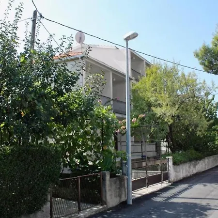 Appartement Nedjeljko - 150 M From *